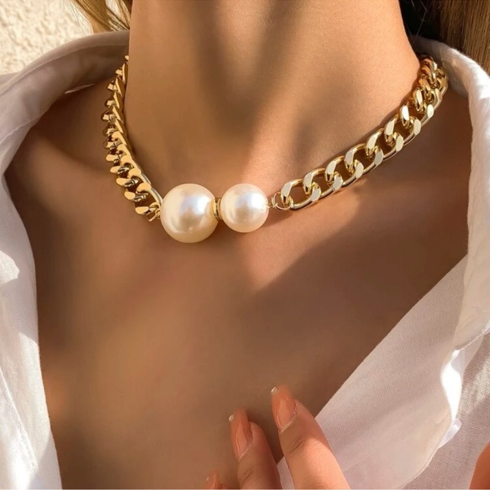Ball Pearls Gold Chain Necklace - Picture 2 of 4